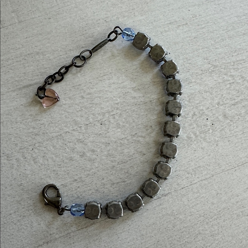 Sabika fun size frosty iridescent blue crystal bracelet - Picture 4 of 4